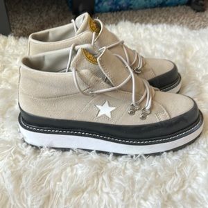 Beige Converse platform shoes, size 8.5